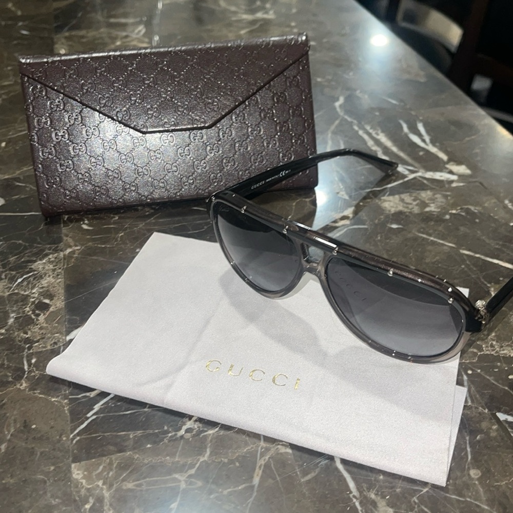 Gucci like new 3720 sunglasses